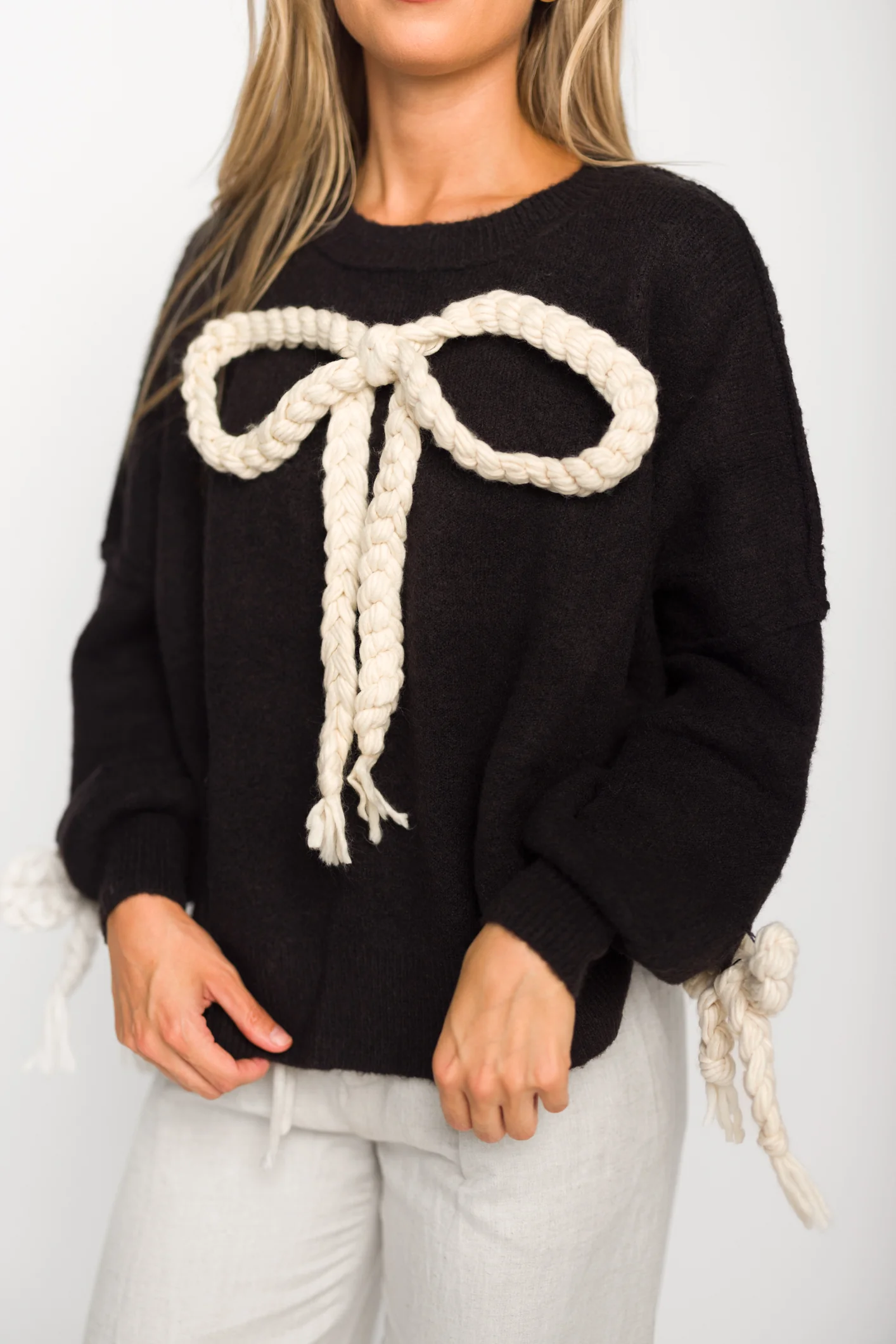 Clara Oversized Pullover Sweater in Black - Directfux