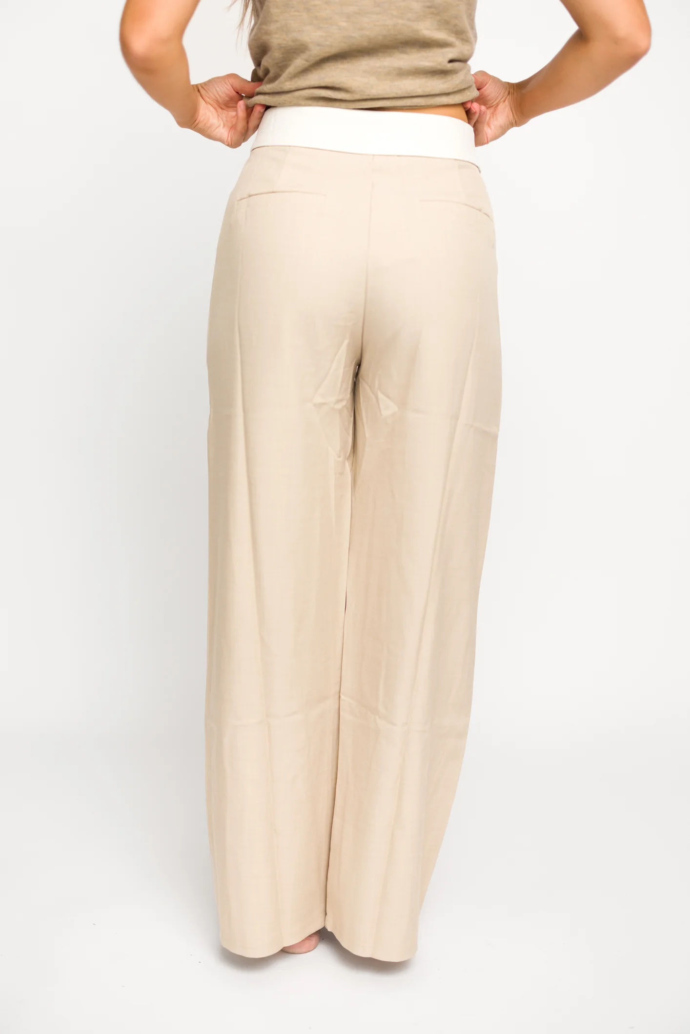 Penelope Tailored Trousers With Contrast Folded Waist in Taupe/Beige - Directfux