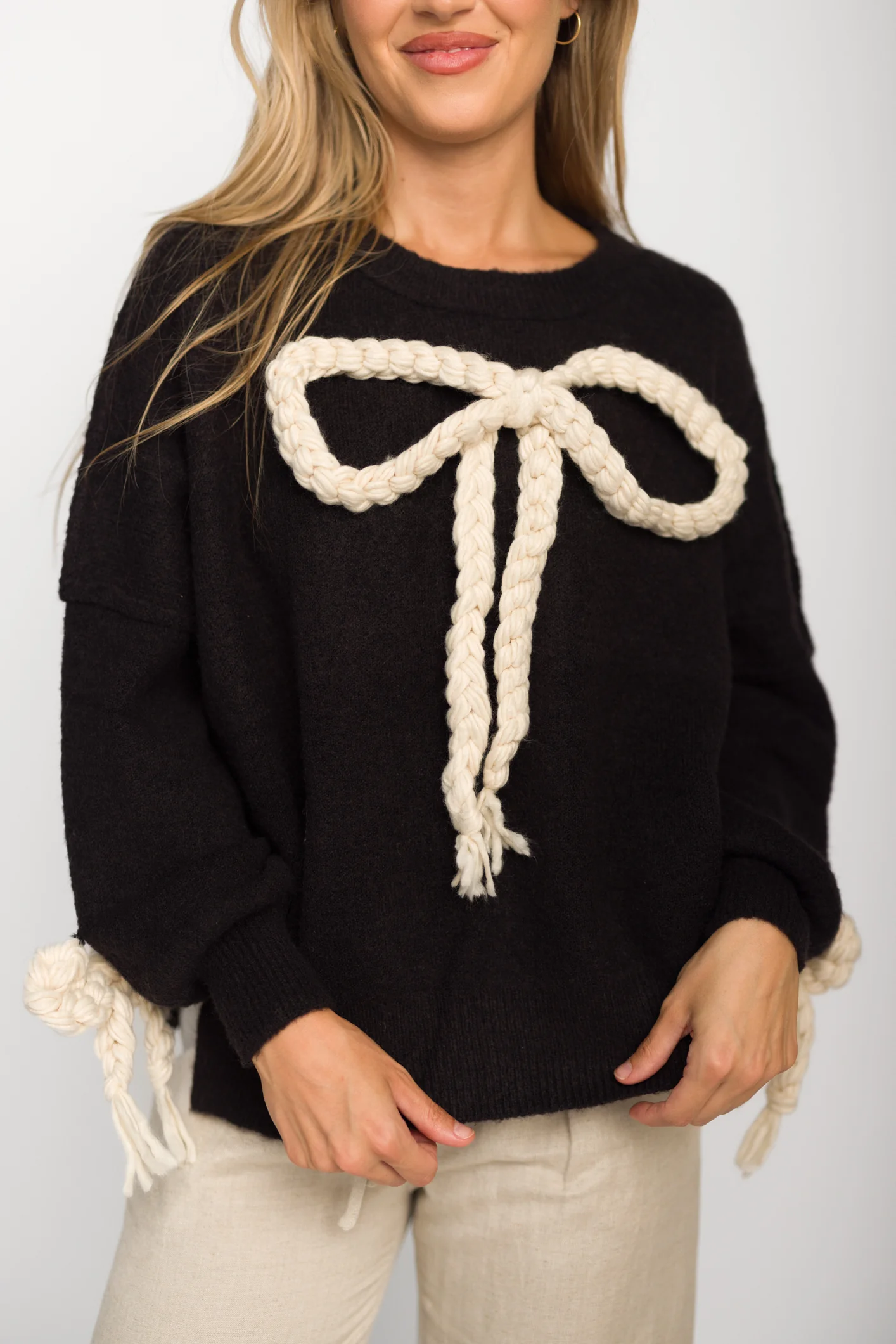 Clara Oversized Pullover Sweater in Black - Directfux