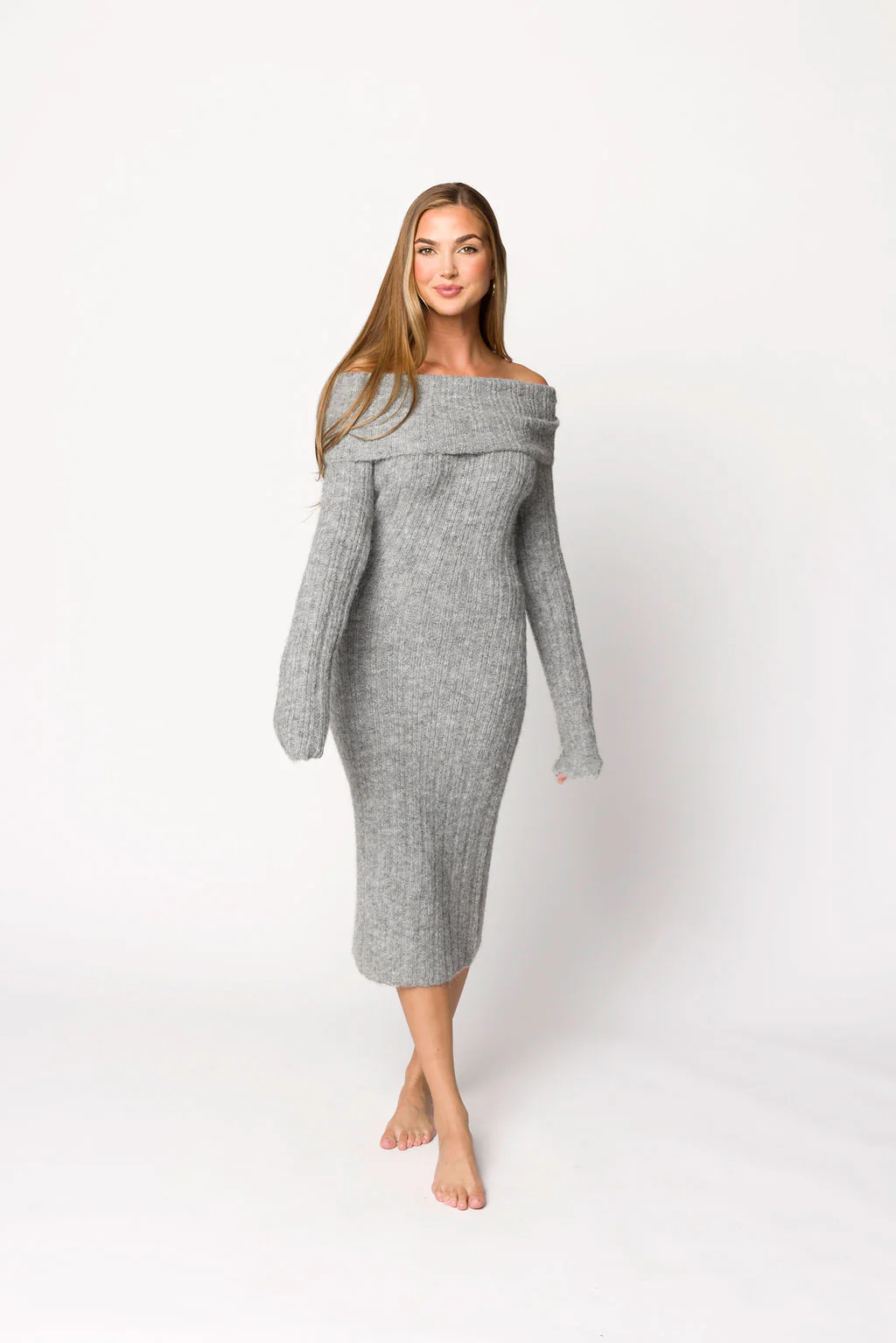 Beth Off-the-Shoulder Sweater Midi Dress in Heather Grey - Directfux