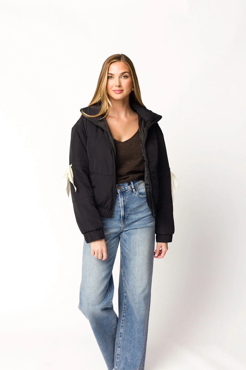 Andy Bow Cropped Puffer Jacket in Black - Directfux