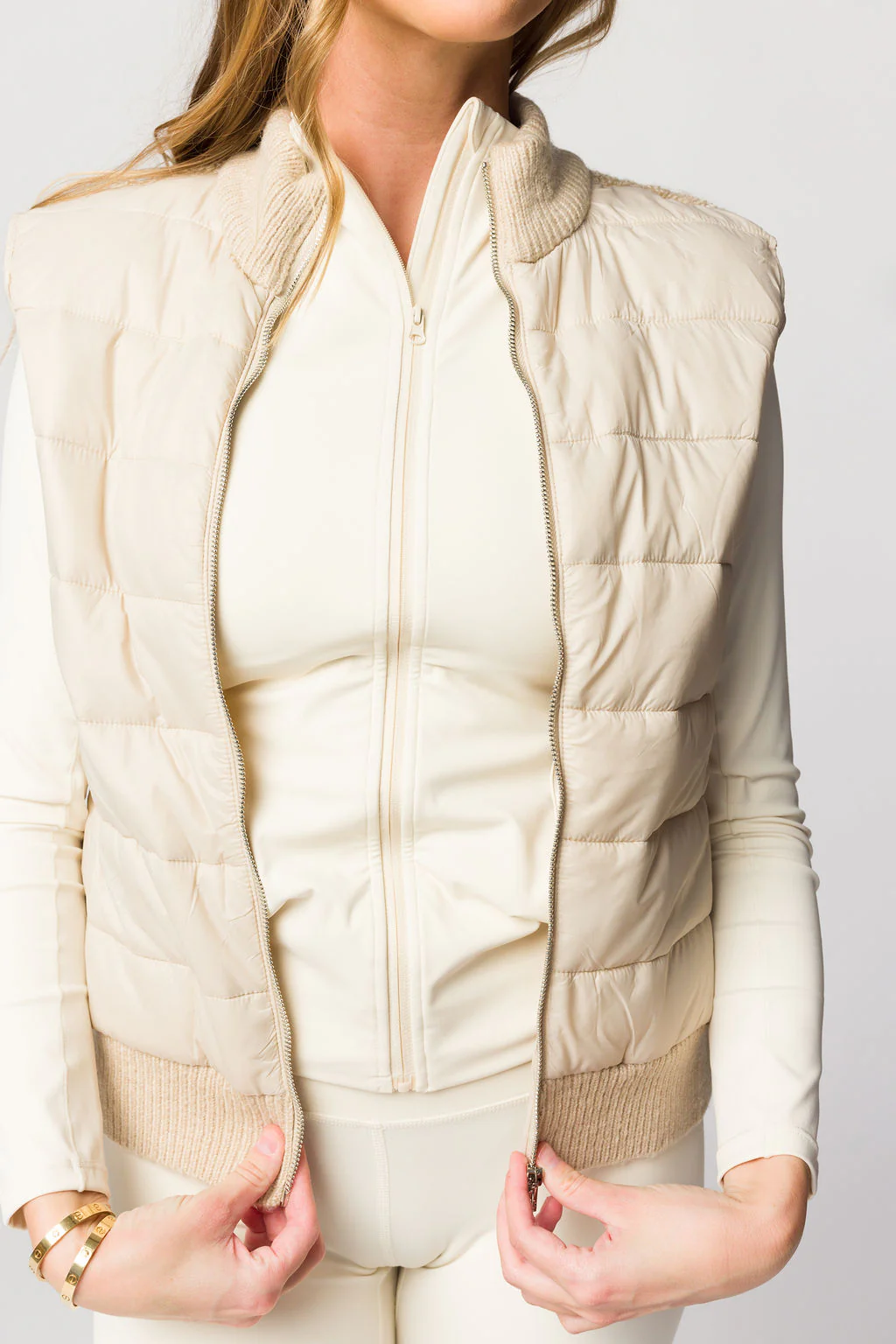 Miley Puffer Vest in Light Taupe - Directfux