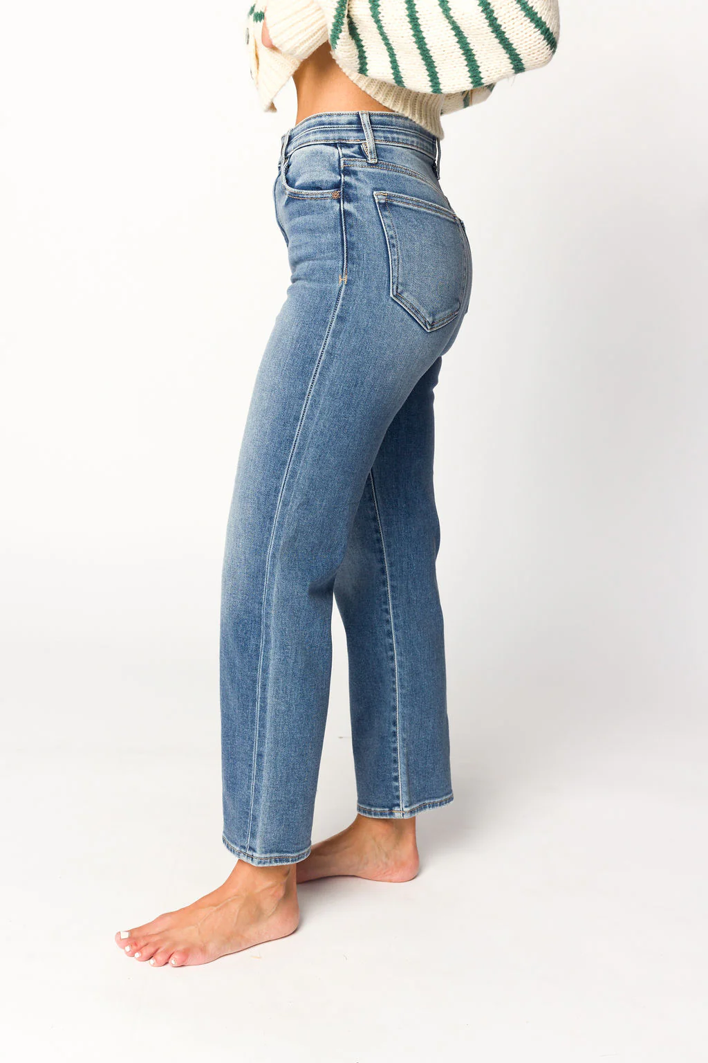 Tracey High Rise Relaxed Denim with Straight Leg in Dark - Directfux