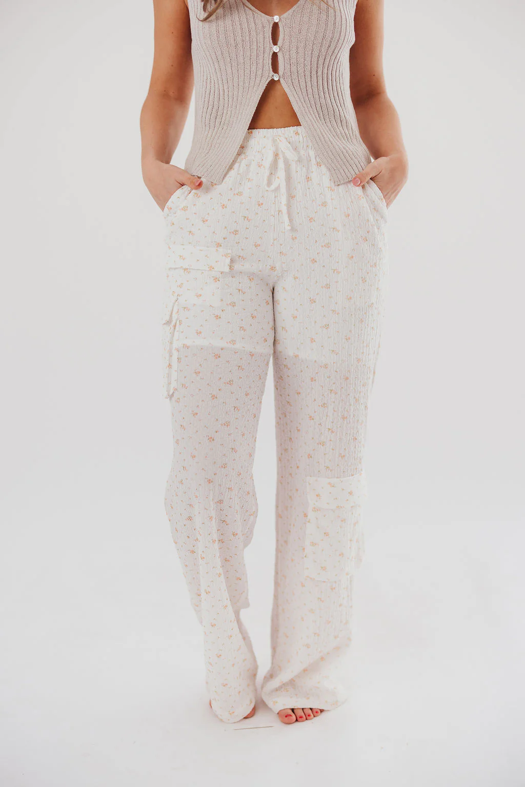 Teagan Crinkle Cargo Pants in Off-White Floral - Directfux