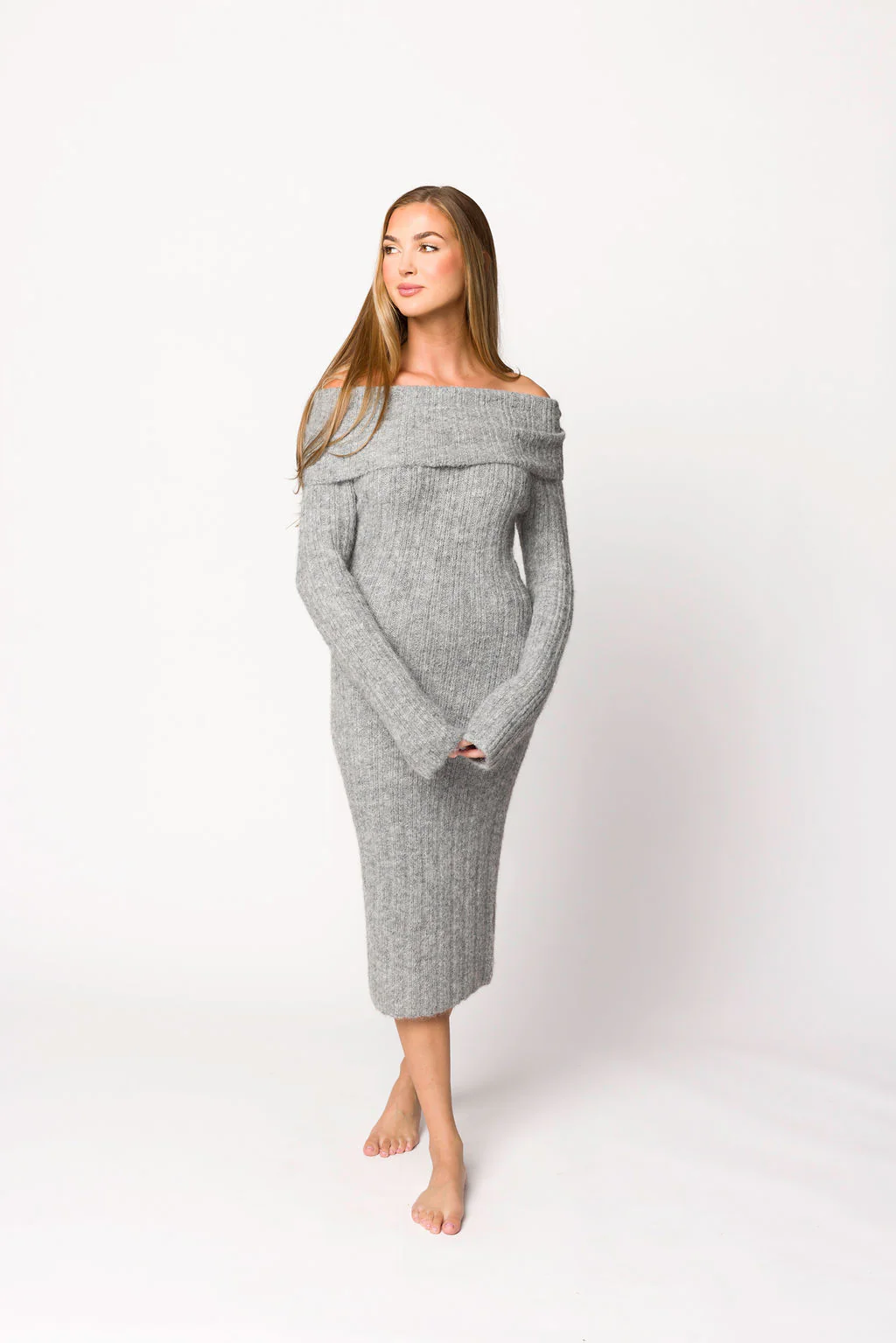 Beth Off-the-Shoulder Sweater Midi Dress in Heather Grey - Directfux